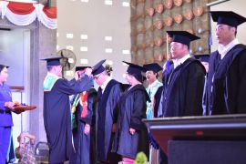 Undiksha Singaraja kukuhkan enam profesor lintas keilmuan