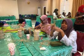 Disperindag Sulsel melakukan pendampingan dorong kerajinan berdaya saing