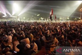 Ribuan masyarakat Samarinda lantunkan salawat bersama Gus Iqdam