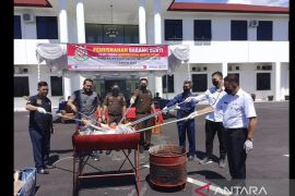 Kejari Belitung Timur musnahkan barang bukti perkara pidana