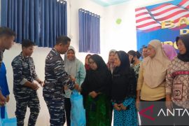 Lanal Kendari gelar donor darah dalam rangka Hari Armada RI 2023