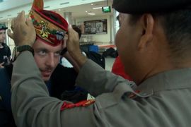 Atlet dunia UCI MTB disambut saat tiba di Kota Palangka Raya