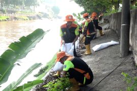 Pj Gubernur ajak warga DKI dan ASN peduli kebersihan lingkungan