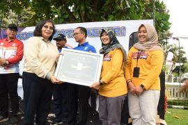 Pj Wali Kota Kediri jalan santai dan donor darah peringati HUT Ke-52 Korpri