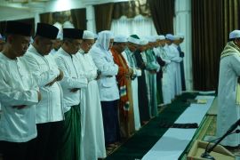 Lapsus - Pemkab HSS maknai Hari Jadi ke-73 lewat Shalat Hajat