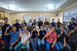 Mahasiswa Universitas Kristen Maranatha Bandung edukasi pengguna narkoba di Pekanbaru