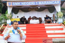 Bupati Tapsel ajak pelajar manfaatkan "job fair" untuk cari peluang kerja