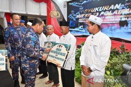 HUT ke-73 Polairud, Kapolda Kalsel umrohkan 10 anggota dan masyarakat