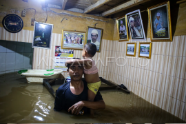 Banjir di Kebon Pala Jakarta Page 1 Small
