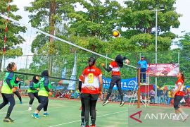 Tim Putri BSB Bikang raih juara tiga turnamen Bola Voli Bupati Cup