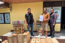 KSKP Polres Lampung Selatan gagalkan penyelundupan 190 burung di Bakauheni