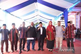 "Pasombu Lungun" marga Pasaribu bersama Dolly - Rosalina