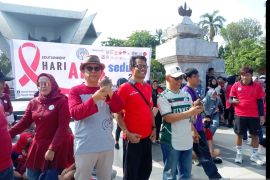 Pelembang gelar operasi semut peringati Hari AIDS Sedunia
