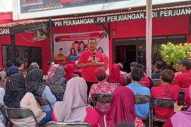 Ketua PDIP Kota Semarang mengajak masyarakat perangi politik uang
