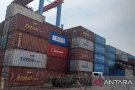 Bongkar barang di Pelabuhan Babel naik 33,00 persen