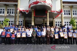 Sejumlah OPD di Pemkot Pangkalpinang dapat penghargaan inovasi daerah pada upacara Hari Korpri ke-52