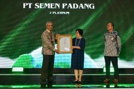 Semen Padang sabet dua penghargaan Indonesian CSR Award
