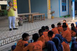 Dinkes Natuna berikan edukasi kesehatan reproduksi ke pelajar