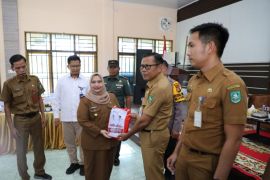 Bupati Bengkalis salurkan 48.500 paket sembako untuk masyarakat miskin