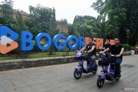 Keberlanjutan ekonomi dan upaya konservasi di kebun raya daerah