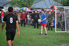 Presifen Jokowi unggah video aksinya jadi kiper di medsos