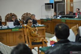 Mantan rektor Unud bantah ada pungli ke 401 mahasiswa