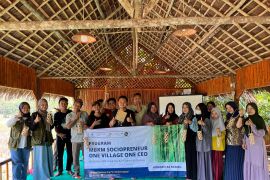 Bersama IPB University Adaro latih perajin bambu Desa Balida