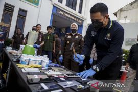 Pemusnahan barang bukti kejahatan di Sukabumi