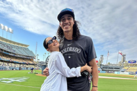 Vanessa Hudgens menikah dengan pemain bisbol di Meksiko
