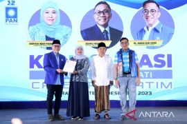 Khofifah: Terima kasih PAN atas rekom maju di Pilkada 2024