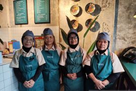 Merawat jiwa raga dengan tetap produktif di usia senja