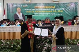 Pakar Unissula teliti "Engagement Religious Compliance" raih profesor