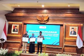 Gubernur, KPU dan Bawaslu tanda tangani NPHD Pilkada Jatim 2024