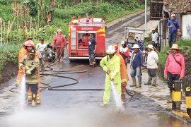 Gubernur Khofifah ajak warga gotong royong lakukan mitigasi bencana