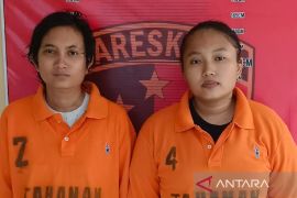 Modus jualan bakso, dua wanita curi motor di tempat hajatan pernikahan