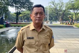 Kota Bandung lakukan pengawasan untuk cegah penyumbatan saluran air