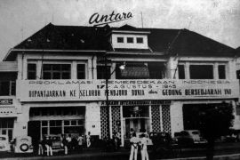 Dokumen LKBN Antara Menyelamatkan Sejarah Bangsa