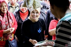 Istri Ganjar Pranowo blusukan ke Pasar Rau Serang