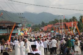 Ikuti pawai pembukaan MTQ Sumbar di Solok Selatan, ini daftar nama Kafilah Bukittinggi