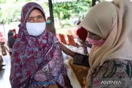 Legislator desak DKI prioritaskan lansia vaksinasi COVID-19