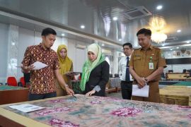 Legislator jadi juri lomba desain motif sasirangan khas Balangan