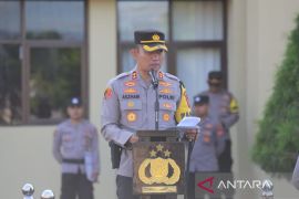 Tekan kecelakaan, Polres Cianjur tambah rambu lalu lintas