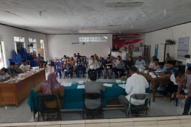 DPRD Ambon dan Pemkot lakukan konsultasi publik revisi  Perda Raja