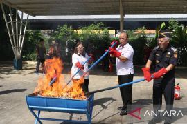 Bea Cukai Ngurah Rai musnahkan ribuan barang terlarang
