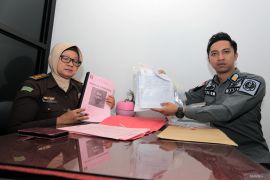 Imigrasi Blitar limpahkan dua tersangka WNA Pakistan