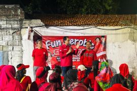 PDIP Surabaya promosikan KTP Sakti dan wajib belajar 12 tahun gratis