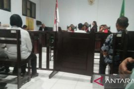 Majelis hakim PN Ambon vonis tiga terdakwa narkoba 5-8 tahun  penjara