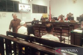 Bupati Kepulauan Aru bantah intervensi pencairan anggaran proyek