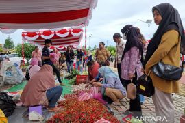 Pemprov Papua Barat gelar pasar murah stabilkan harga pangan dan inflasi