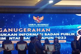 Harisson dorong Badan Publik terapkan keterbukaan informasi